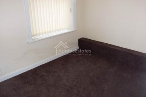 2 bedroom flat to rent, Huddersfield Road, Dewsbury