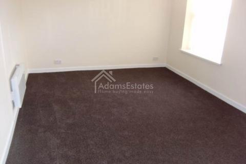 2 bedroom flat to rent, Huddersfield Road, Dewsbury