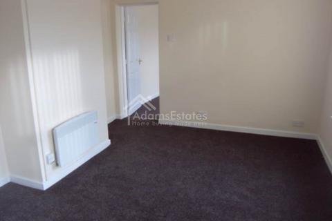 2 bedroom flat to rent, Huddersfield Road, Dewsbury