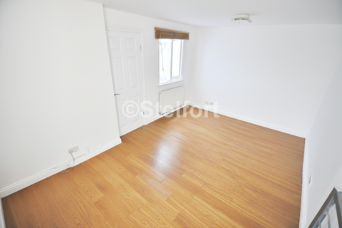 2 bedroom apartment to rent, Grafton Road, London, NW5