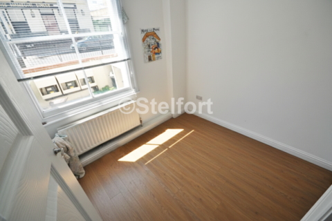 2 bedroom apartment to rent, Grafton Road, London, NW5
