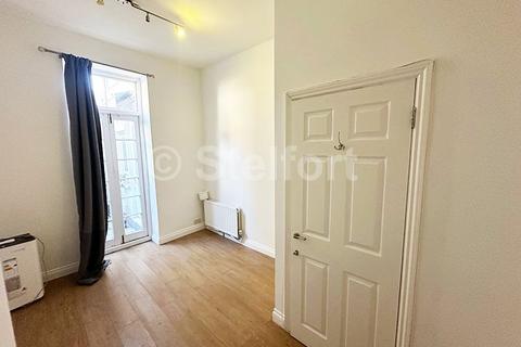 2 bedroom apartment to rent, Grafton Road, London, NW5