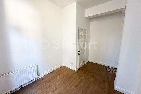 2 bedroom apartment to rent, Grafton Road, London, NW5