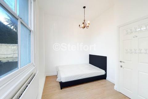 2 bedroom apartment to rent, Grafton Road, London, NW5