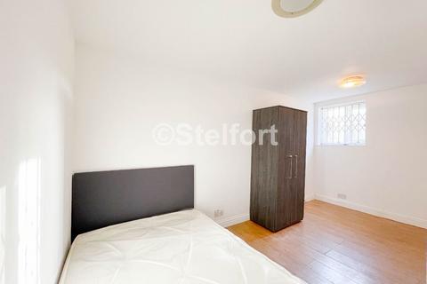 2 bedroom apartment to rent, Grafton Road, London, NW5