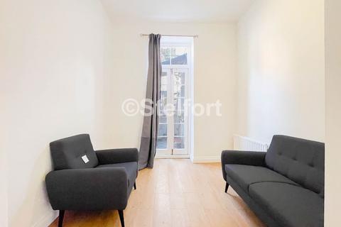2 bedroom apartment to rent, Grafton Road, London, NW5