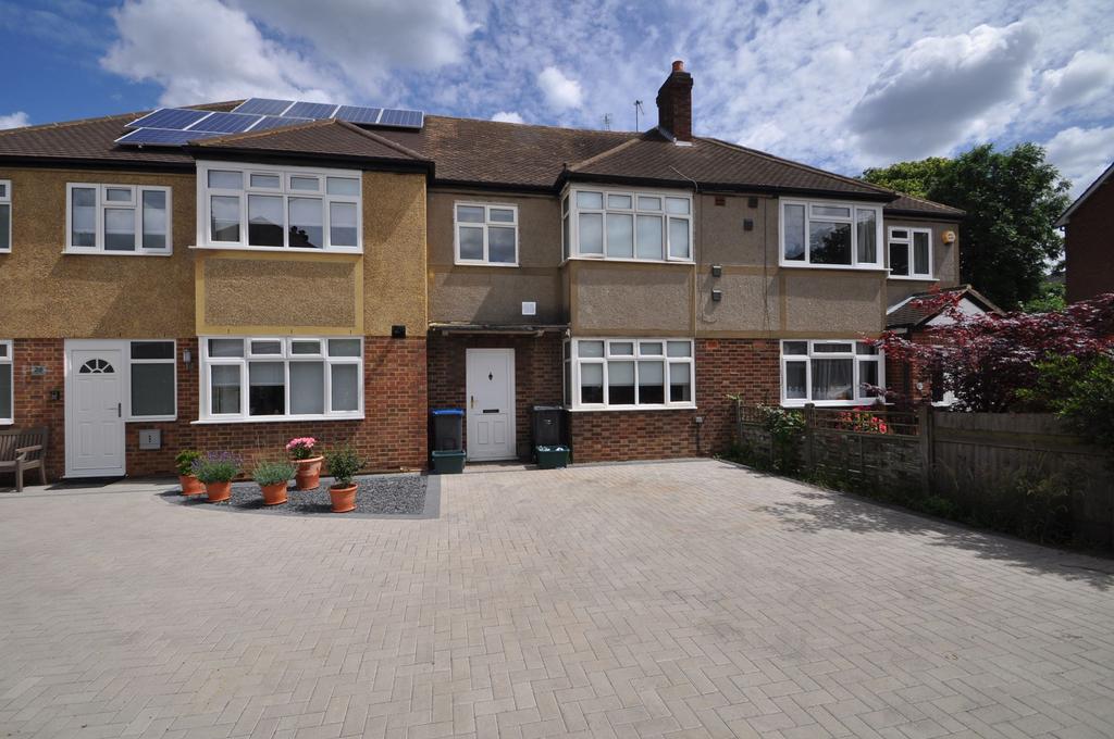 Somerset Close, New Malden, Kingston upon Thames, KT3 5RG 4 bed