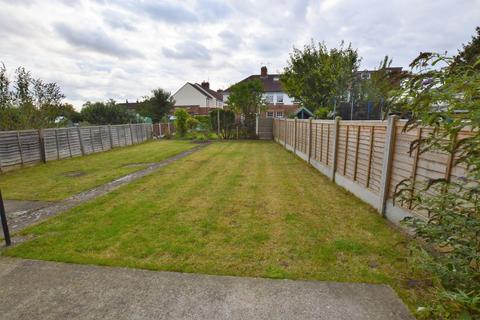 3 bedroom semi-detached house to rent, Fleming Avenue, York YO31