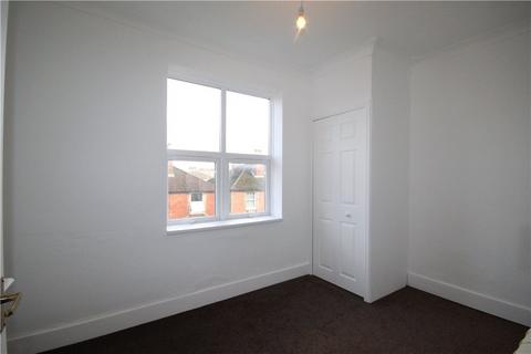 4 bedroom end of terrace house to rent, Walnut Tree Close, Guildford, Surrey, GU1