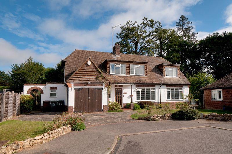 Knowsley Way, Hildenborough, TN11 9LQ 4 bed detached house £750,000