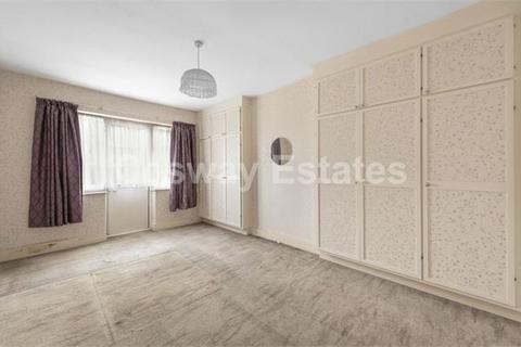 15a Sylvan Avenue, London, NW7 2JH
