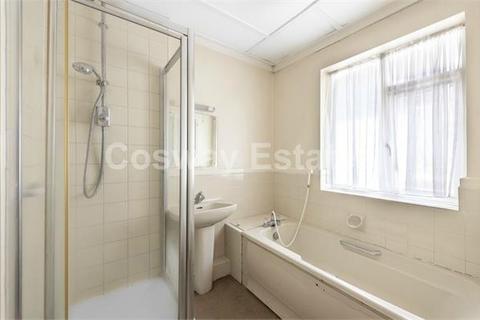 15a Sylvan Avenue, London, NW7 2JH