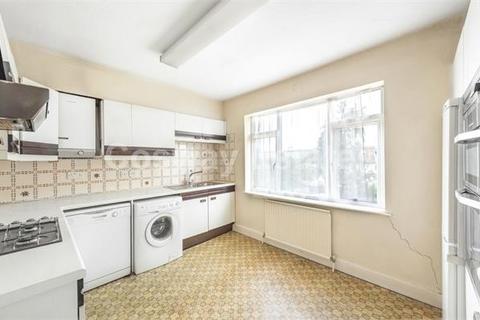 15a Sylvan Avenue, London, NW7 2JH
