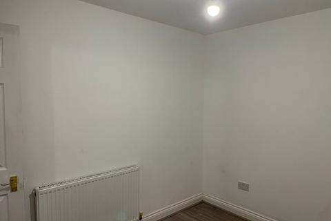 2 bedroom flat to rent, Bradwell Court, Braintree, CM7