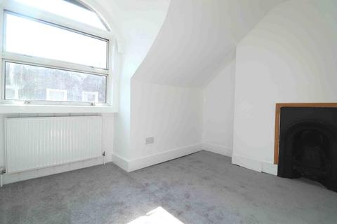 2 bedroom flat to rent, South Norwood High St, Croydon
