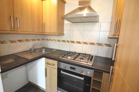 2 bedroom flat to rent, South Norwood High St, Croydon