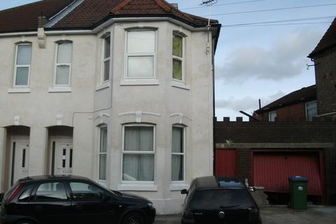 3 bedroom flat to rent, The Polygon, Polygon, Southampton, SO15