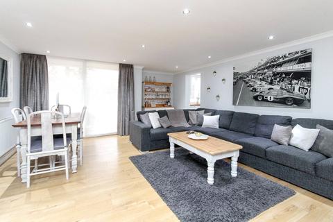 2 bedroom apartment for sale - Leamington House, Stonegrove, Edgware, HA8