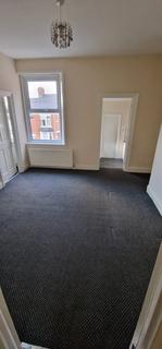 3 bedroom flat to rent, Balfour Street, Gateshead NE8