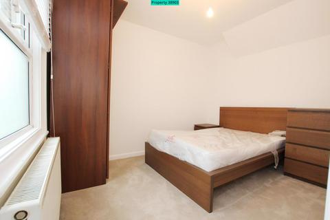 2 bedroom flat to rent, South Lambeth Road, London, SW8 1XN