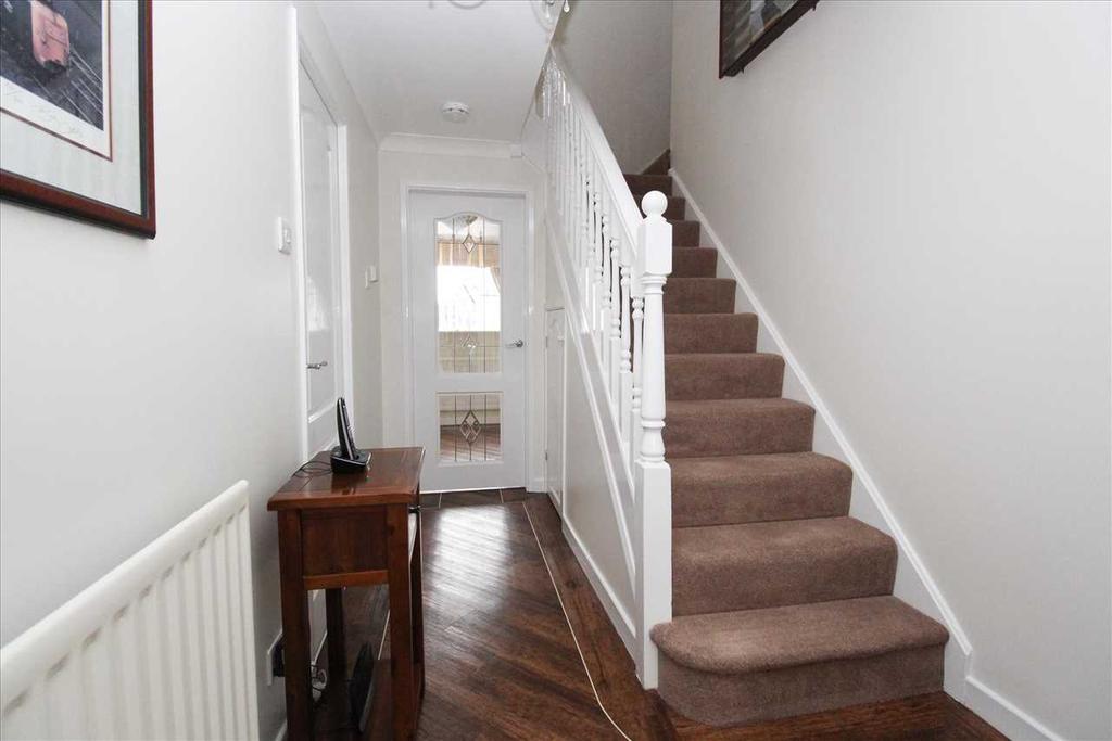 Ringwood Drive, Parkside Glade, Cramlington 4 bed semidetached house