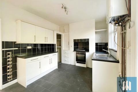 2 bedroom terraced house to rent, Castle Terrace, Rastrick, Brighouse, HD6