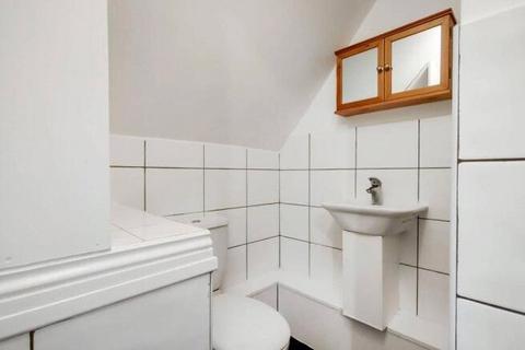 Studio to rent, Lindfield Gardens, Hampstead, London, NW3
