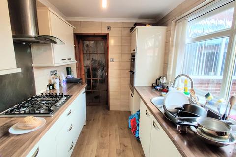 4 bedroom cottage to rent, Pensher Street, Sunderland SR4