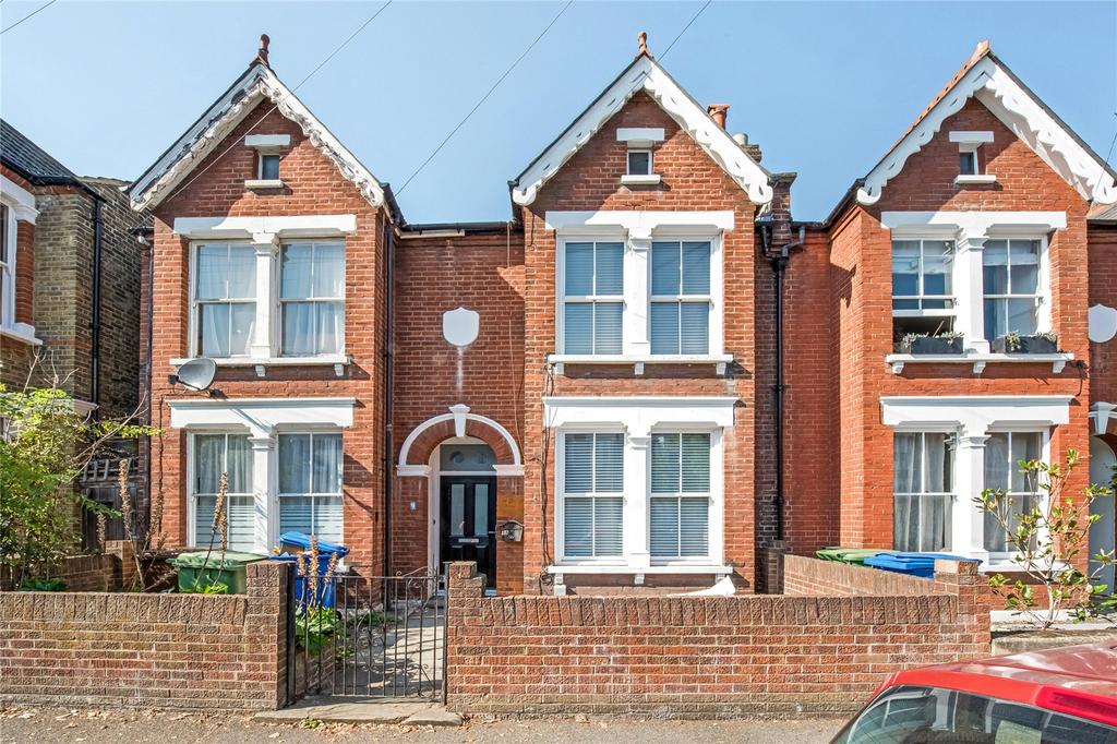 Waveney Avenue, Peckham Rye, London, SE15 2 bed house £1,800 pcm (£