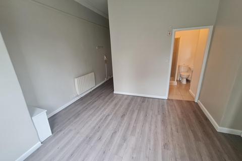 Studio to rent, Great Clowes Street, Salford, M7