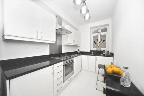 2 bedroom property to rent, Fitzjohns Avenue, London, NW3