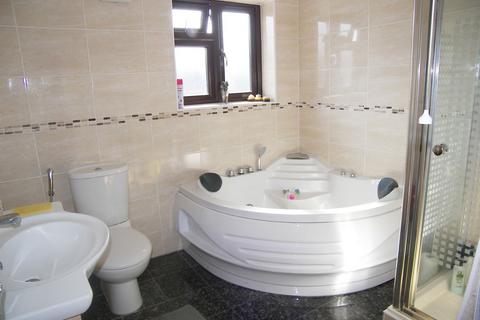 94 Herent Drive, Ilford, IG5 0HG