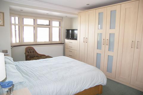 94 Herent Drive, Ilford, IG5 0HG