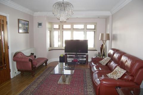 94 Herent Drive, Ilford, IG5 0HG