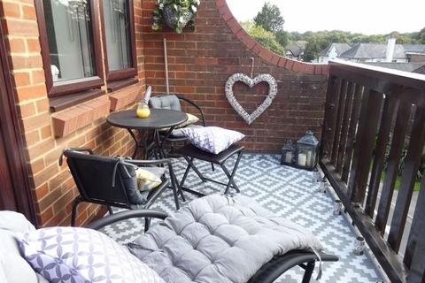 8 Linden Place, East Horsley, Leatherhead, KT24 6QB