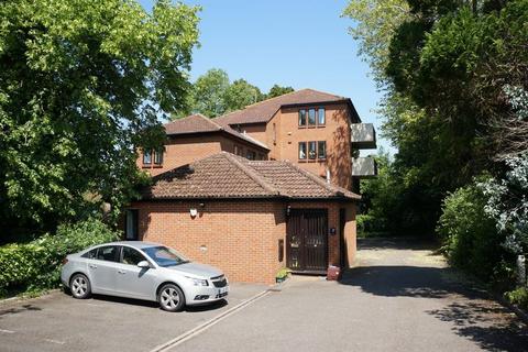 8 Linden Place, East Horsley, Leatherhead, KT24 6QB