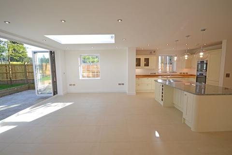 5 bedroom detached house for sale - Tower Road, Hindhead