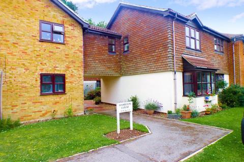 1 bedroom flat to rent, Eastwick Park Avenue,  Bookham