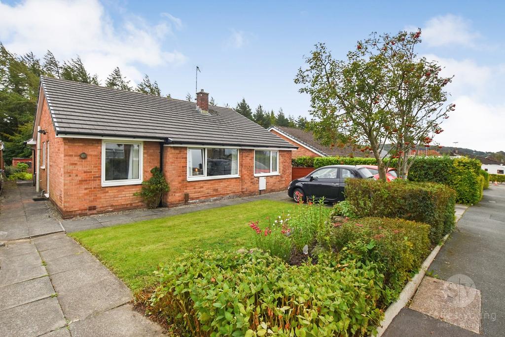 Quebec Road, Blackburn, BB2 3 bed detached bungalow £190,000