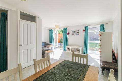 undefined, Upton Close,  Farnborough, gu14