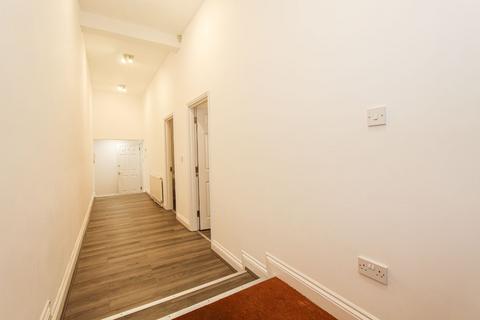4 bedroom flat to rent, 34-36 Bickerton Road, London N19
