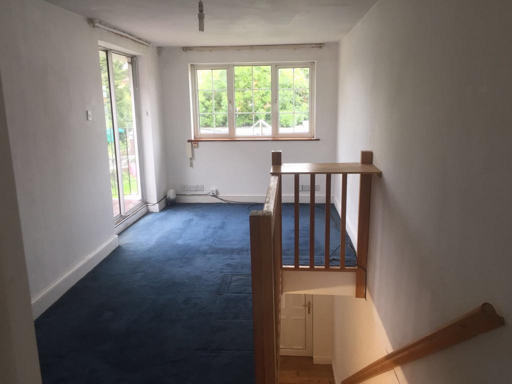 House in Kenton - View 4