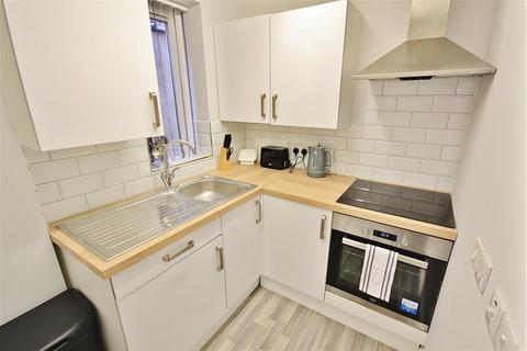 1 bedroom semi-detached house for sale - Ashley Road, Parkstone, Poole