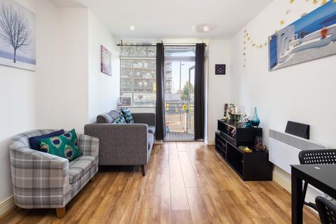 2 bedroom flat to rent, Gerry Raffles Square, London, E15