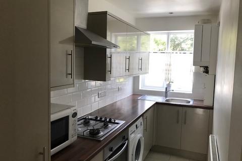 2 bedroom flat to rent, Bushey Heath, WD23