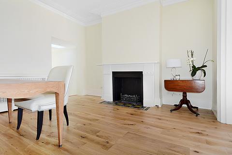 5 bedroom terraced house to rent - Acfold Road, London, SW6