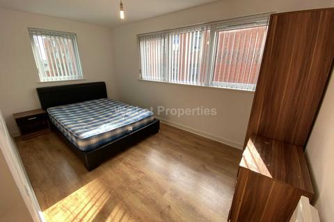 3 bedroom apartment to rent, Naval Street, Manchester M4