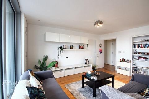 2 bedroom apartment to rent, Laban Walk, London