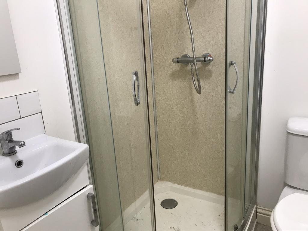 Ensuite shower room 2