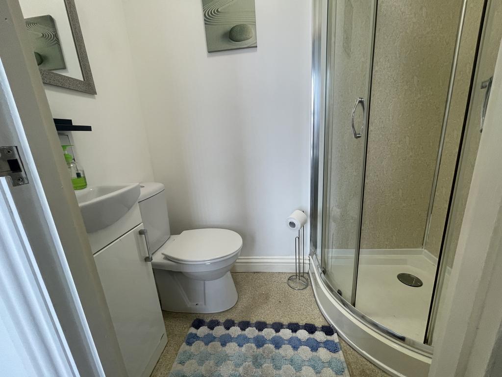 Ensuite for Bedroom 3 1st floor